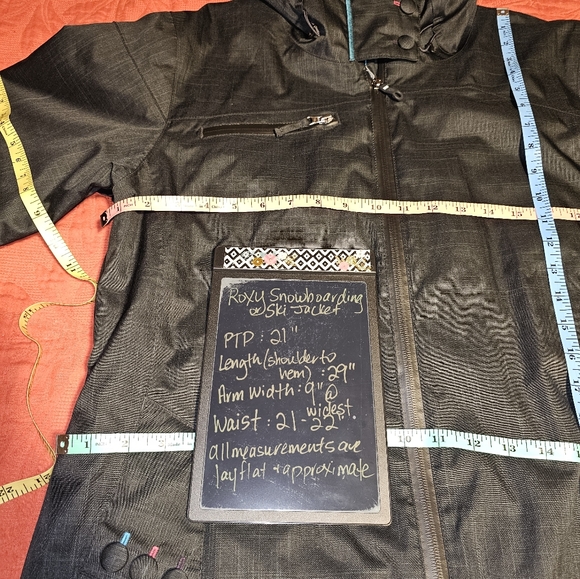 ROXY Winter Ski/ Snowboarding Jacket Size XL - Picture 8 of 17